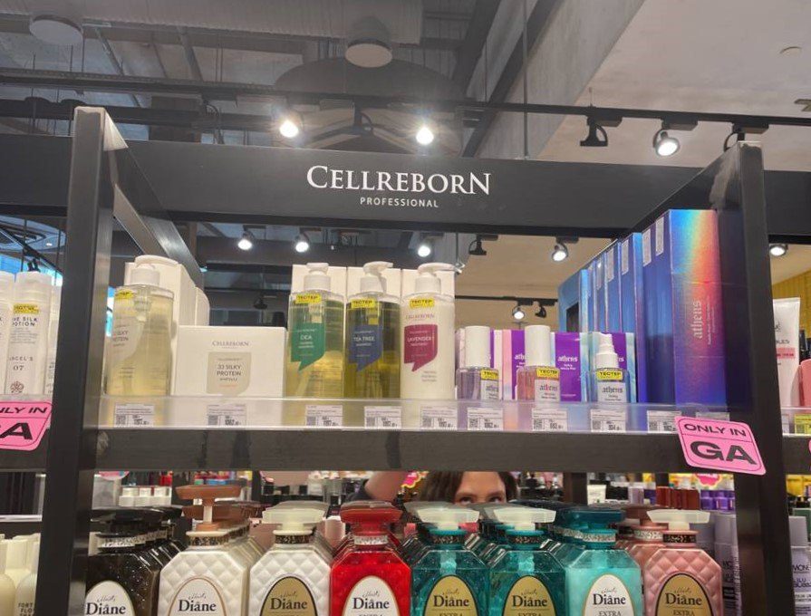Scaffale CELLREBORN da Gold Apple, Mosca · Paveletskaya Plaza